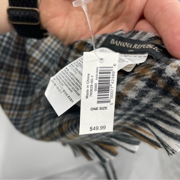 NWT Banana Republic, Wool Blend Fringed Checked blanket Scarf black brown gray - Picture 3 of 6